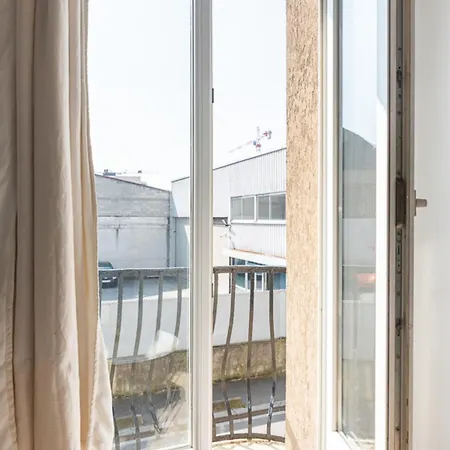 T2 Of 22m2 With Balcony In Apartment *